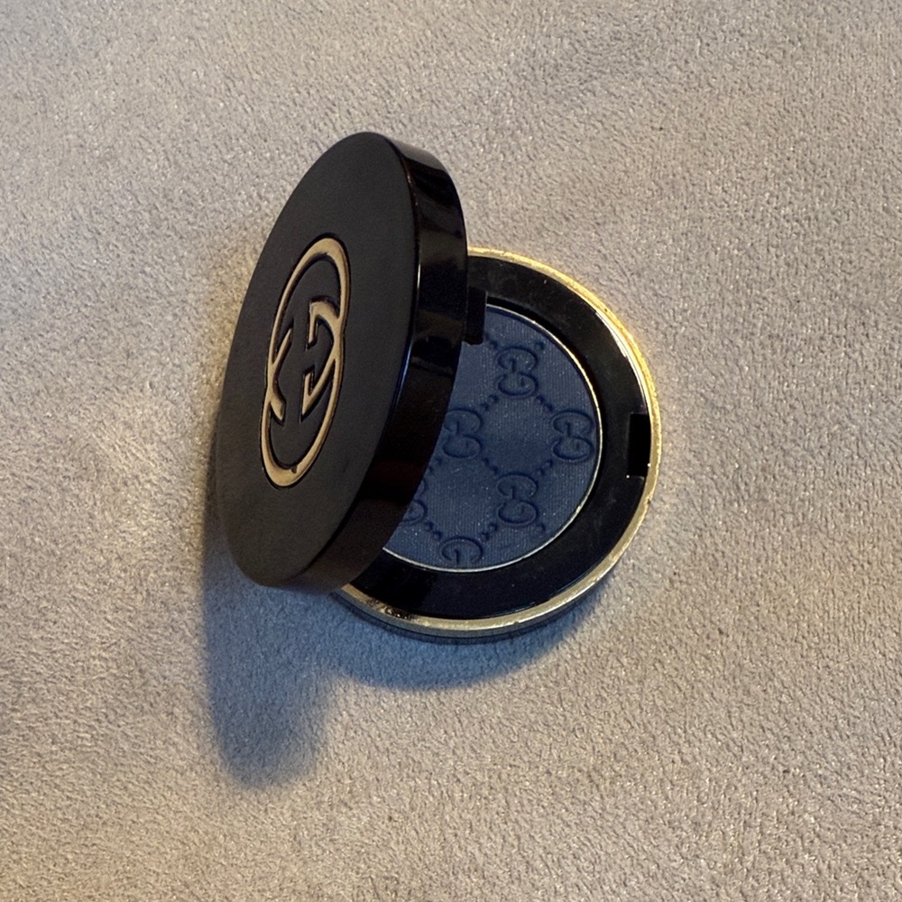 Gucci Navy Blue and Gold Setting Powder